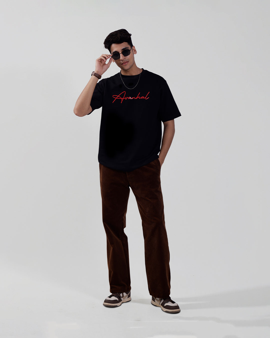 Black Avanhal  T-Shirt